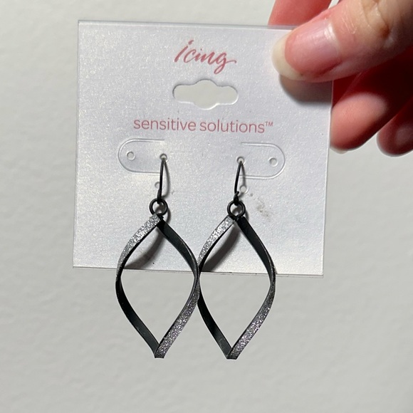 Icing Jewelry - Icing Silver Geometric Drop Earrings
